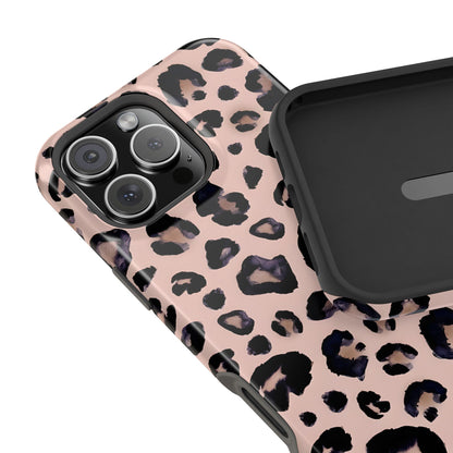 Chic Leopard Print Phone Case – MagSafe Compatible for iPhone & Samsung Galaxy